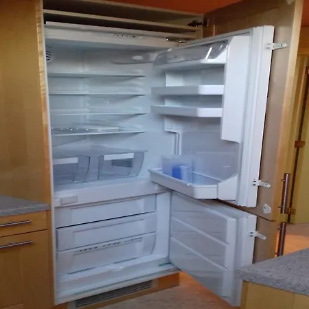 Spacious In With Garden マルメディ
